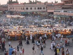 Djama Elfna square Marrakech (2845001277).jpg