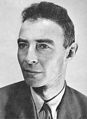 فيزيائي وقائد مشروع مانهاتن ج. روبرت أوبنهايمر (AB, 1925)