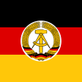 Presidential standard 1953–1955 (The emblem of the GDR was changed on 28 May 1953 and already resembled the final coat of arms of 1955.)