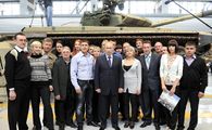 Президент России Владимир Путин с сотрудниками НПК «Уралвагонзавод», 2012 год