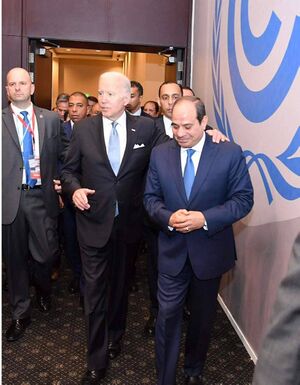 الرئيس المصري عبد الفتاح السيسي والأمريكي جو بايدن من مؤتمر قمة المناخ (COP27) بمصر 11 نوفمبر 2022