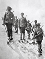 1914، الجيش الثالث العثماني يحملون عتاد الشتاء.