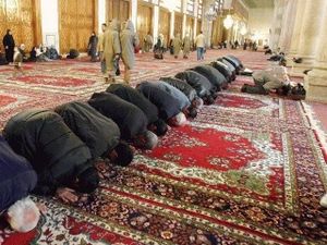كيفية السجود في الصلاة الإسلامية
