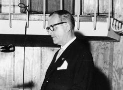 ملف:Harry-Hamilton-1961.jpg