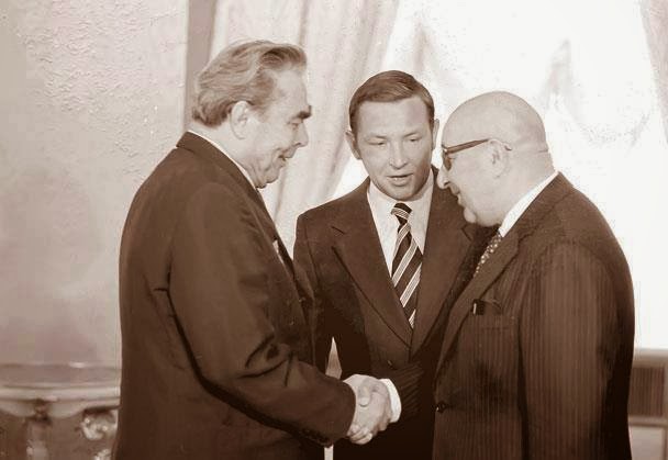 ملف:Brezhnev receives Daoud Khan Moscow April 1977.jpg