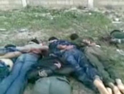 ملف:جنود قتلتهم كتيبة خميس القذافي 24 فبراير 2011.jpg