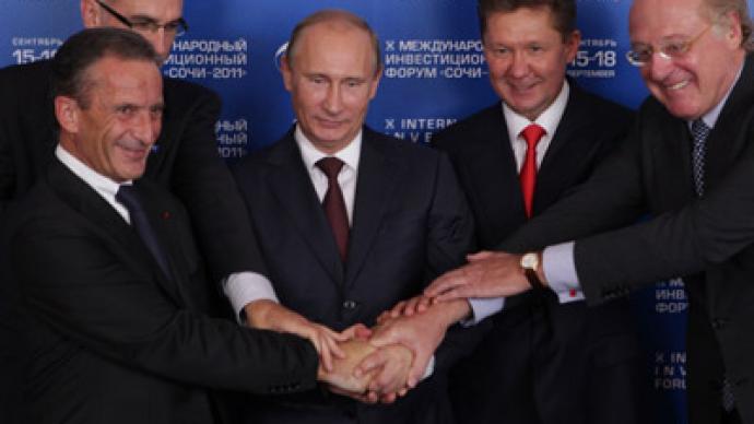 ملف:بوتن أثناء توقيع اتفاقية بناء التيار الجنوبي سبتمبر 2011.jpg