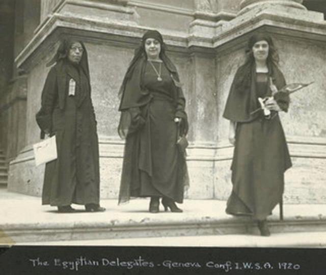 ملف:From left Hoda Sha3rawi, Nabawia Moussa, Siza Nabarawi, Egyptian delegation-to IWSA-Geneva-1920.jpg