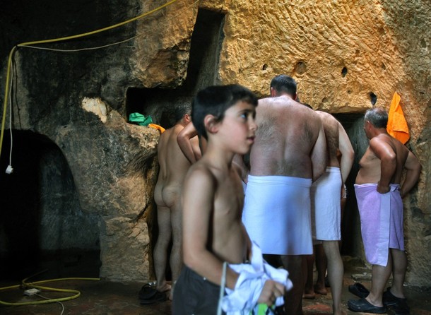 ملف:Yom Kippur bathing Jerusalem 2009-09-27 1.jpg