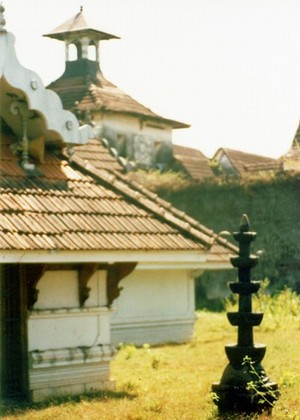 ملف:Mattancherry palace bhagvathy kshetram.JPG