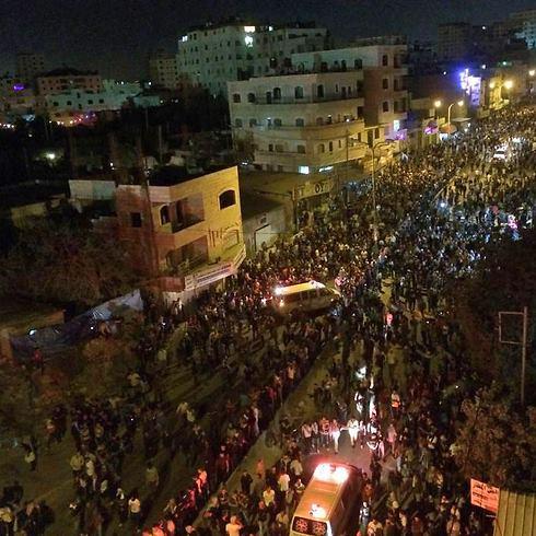 ملف:احتجاجات على العدوان الإسرائيلي على غزة عند حاجز قلنديا، يوليو 2014.jpg