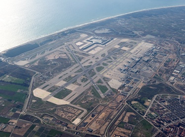 ملف:Vista aèria aeroport del Prat.jpg