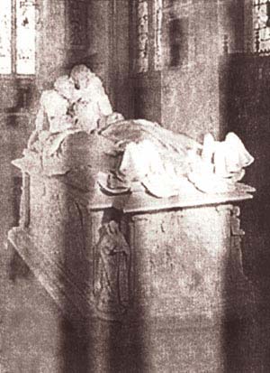 ملف:قبر جورج كرزون وزوجته.jpg