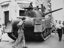 ملف:نزول الجيش البريطاني إلى الشارع بعد حريق القاهرة.jpg