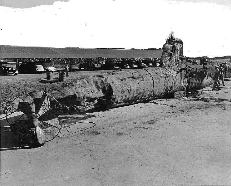 ملف:Japanese midget submarine h54302.jpg