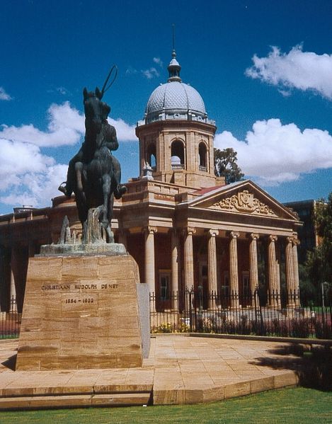 ملف:De Wet Statue Bloemfontein.jpg