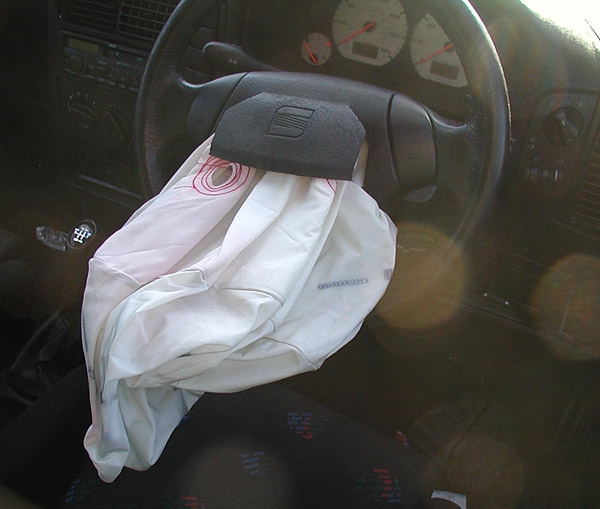 ملف:Airbag SEAT Ibiza.jpg