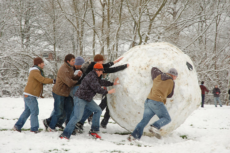 ملف:Giant snowball Oxford.jpg
