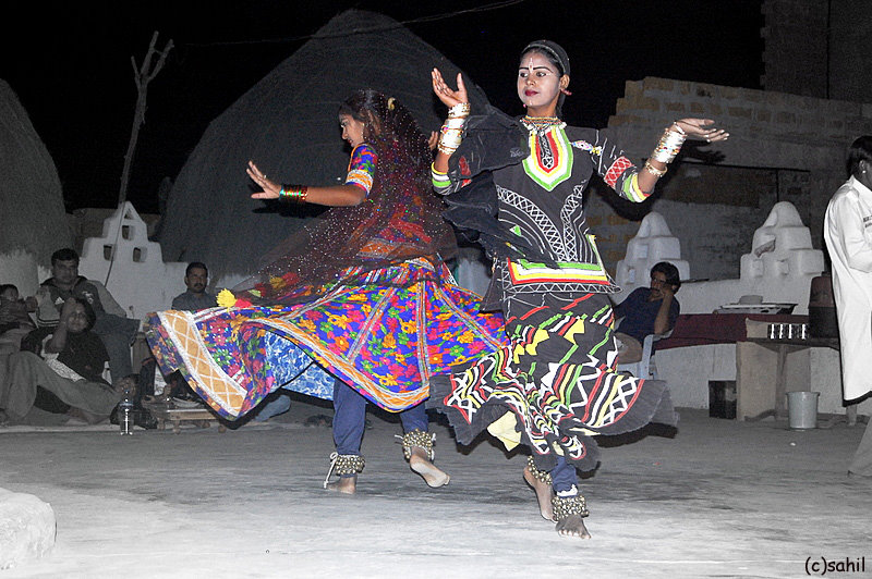 ملف:Rajasthan folk dance.jpg