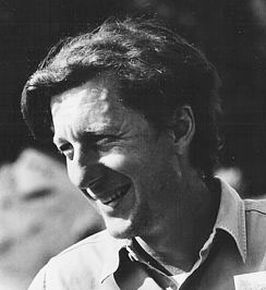 ملف:Stuart Struever in the field.jpg