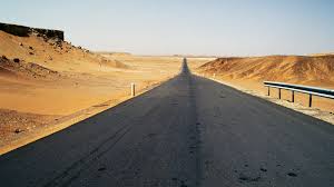 طريق سريع عبر الصحراء.jpg
