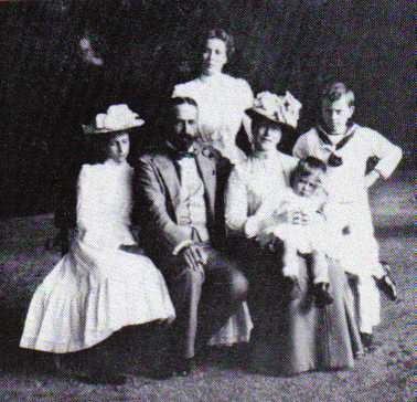 ملف:Mountbatten familia.jpg
