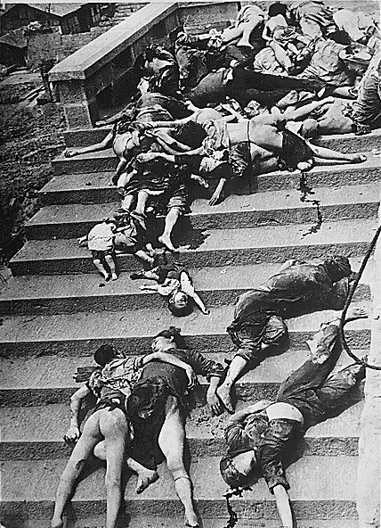 ملف:Casualties of a mass panic - Chungking, China.jpg