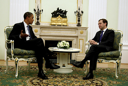 ملف:Dmitry Medvedev and Barack Obama 7 July-3.jpg