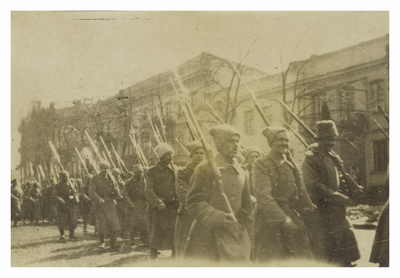 الجنود الثوريون - 1916.
