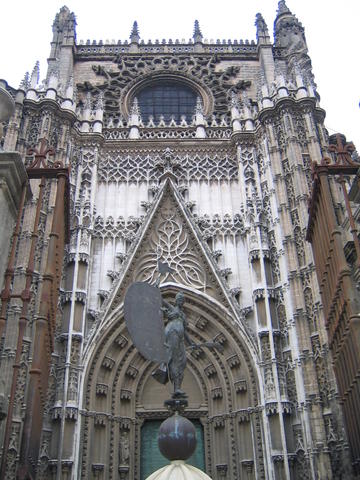 ملف:Seville Massive Se Cathedral Facade.jpg