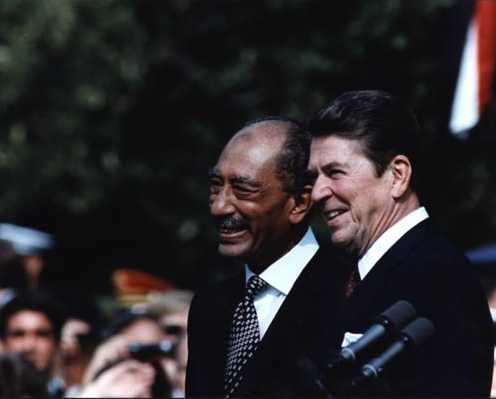 ملف:Reagan and Sadat 1981.jpg