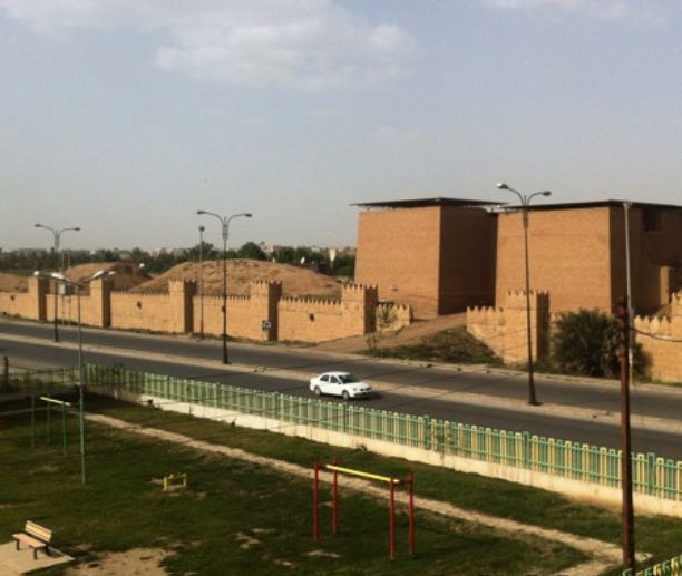 ملف:Nineveh mashki gate from west.JPG