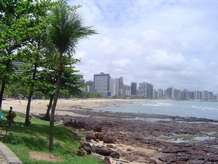 ملف:Praia de Fortaleza.jpg