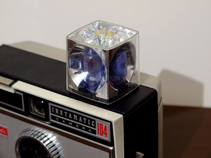 ملف:Flashcube on Kodak Instamatic.jpg