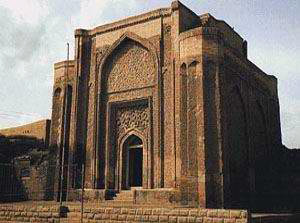 ملف:Ghonbad-alaviyan1.jpg