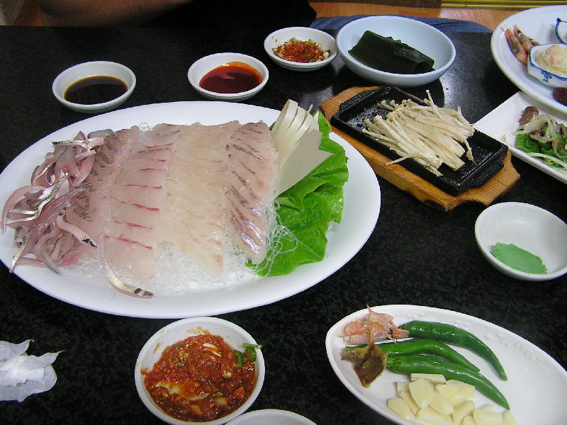 ملف:Korea style raw fish.jpg