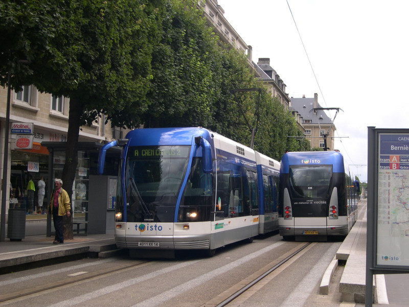 ملف:Tramway de Caen Station.jpg