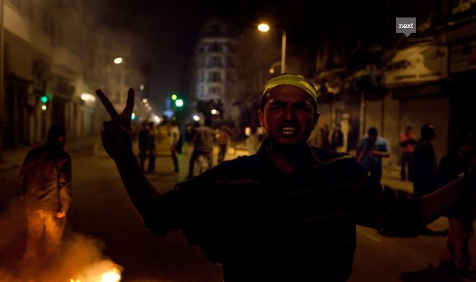 ملف:حريق في ميدان التحرير أثناء المواجهات صباح 9 أبريل 2011.JPG