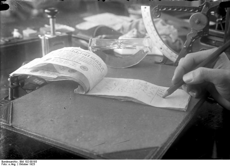ملف:Bundesarchiv Bild 102-00193, Inflation, Ein-Millionen-Markschein.jpg