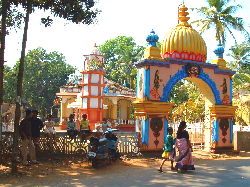 ملف:India Goa Hindu Temple at Siolim.jpg
