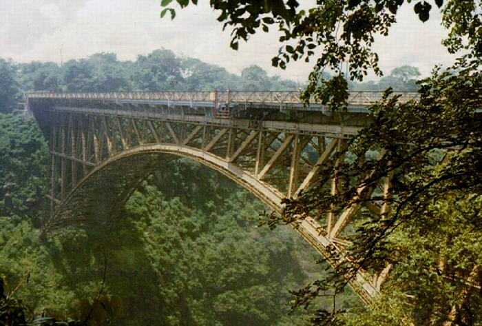 ملف:Victoria Falls Bridge over Zambesi.jpg