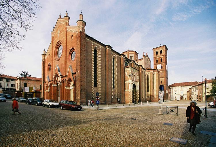 ملف:Asti Cathedral.jpg