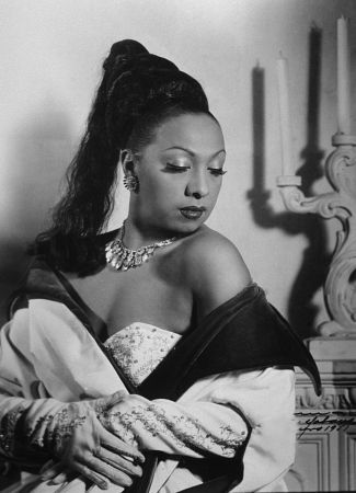 ملف:Josephine Baker 1950.jpg