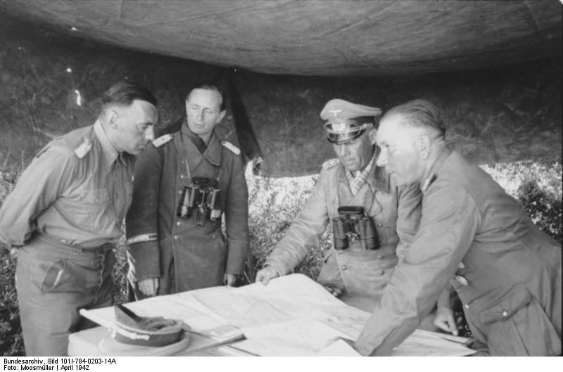 ملف:Bundesarchiv Bild 101I-784-0203-14A, Nordafrika, Bayerlein, Rommel, Nehring.jpg