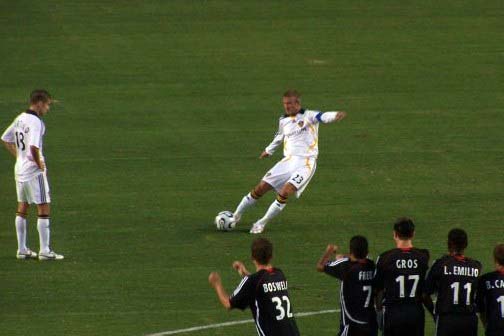 ملف:Beckham first goal LA Galaxy.jpg