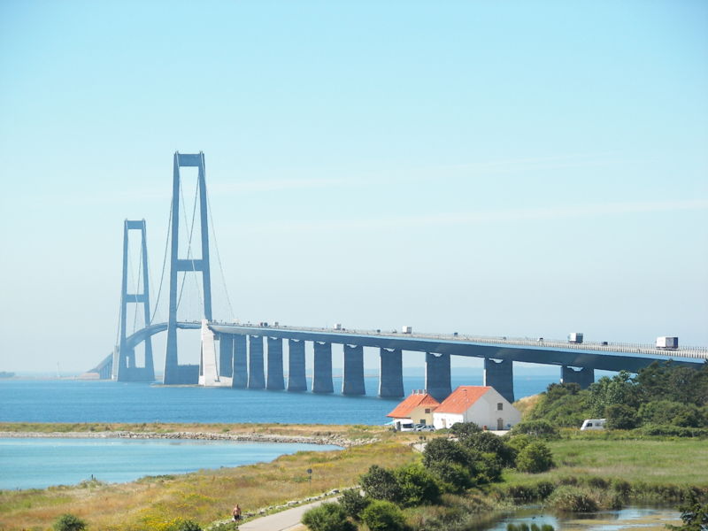 ملف:Storebæltsbroen from Sjælland.jpg