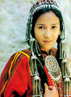 ملف:Turkman girl in national dress.jpg