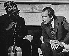 ملف:Mobutu Nixon closeup.png