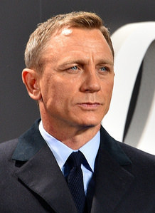 Daniel Craig - Film Premiere "Spectre" 007 - on the Red Carpet in Berlin (22387409720) (cropped).jpg