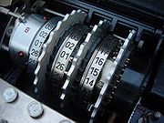 ملف:Enigma-rotor-stack.jpg